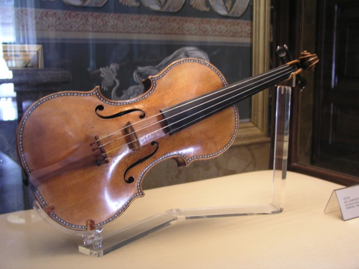 Stradivarius, violines, no tiendas. 